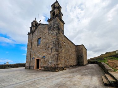 Muxia, Galiçya, İspanya 'daki La Barca Bakiresi' nin Taş Tapınağı