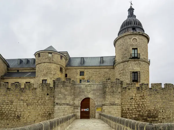 Simancas, İspanya Genel Arşivi 'nin ana cephesi