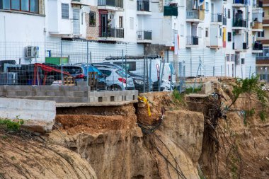 29 Ekim 2024 'te meydana gelen felaket sonucu bir düzineden fazla insanın hayatını kaybettiği Valencia' nın Chiva kasabasındaki sözde Poyo vadisinden geçeceğiz..