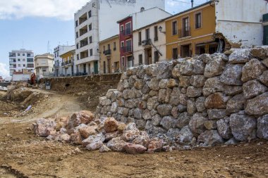 29 Ekim 2024 'te meydana gelen felaket sonucu bir düzineden fazla insanın hayatını kaybettiği Valencia' nın Chiva kasabasındaki sözde Poyo vadisinden geçeceğiz..