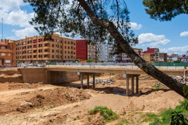 05/11/2025. Paiporta, Valencia, İspanya. 29 Ekim 2024 'te meydana gelen felaket sonucu 40' tan fazla insanın hayatını kaybettiği Valencia 'nın Chiva kasabasındaki sözde Poyo vadisinden geçeceğiz..