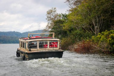 Periyar Kaplan Koruma Alanında tekne gezisi, Thekkady, Kerala, Hindistan