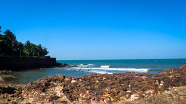 Sinquerim Sahili, Fort Aguada 'dan, Hindistan' ın Kuzey Goa 'daki en çekici plajlarından biri.