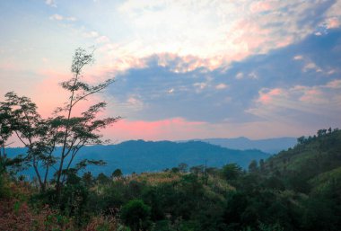 Bandarban, Bangladeş 'in Hillside' ında Muhteşem Gün Batımı