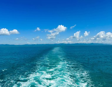 Sıvı Hareketi - Saint Martin 'e giden yolda deniz sıçramaları