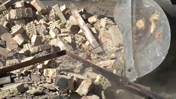 Construction Debris Demolished Buildings Bricks Left Destroyed House Cleaning Territories — Vídeo de stock