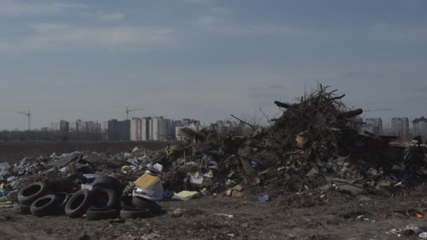 Μεγάλες Συσσωρεύσεις Οικιακών Αποβλήτων Κοντά Κατοικημένες Περιοχές Αξιοποίηση Των Οικιακών — Αρχείο Βίντεο