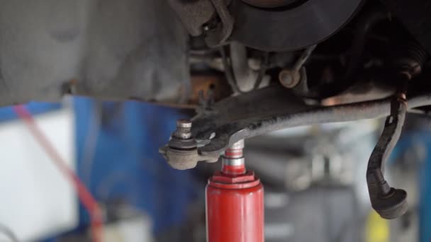 Kogelgewricht Vervanging Een Auto Hand Van Auto Mechanische Auto Mechanische — Stockvideo