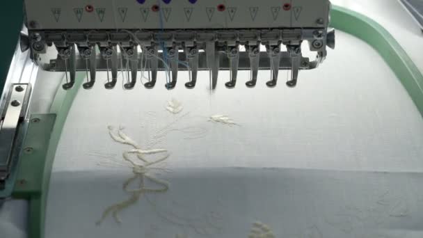 Робочий Процес Промислової Швейної Машини Нанесення Візерунків Поверхню Тканини Ліцензійні Стокові Відео