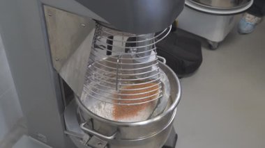 Endüstriyel yoğurma hamur makinesi fırın.