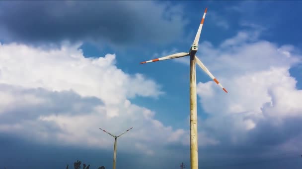 晴れた日には風車が発電する — ストック動画