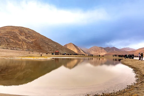 インドの3割 中国の7割を占めるヒマラヤの強湖の美しい風景 — ストック写真