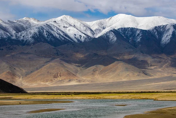 Eine Himalaya Landschaft Ladakh Mit Einem Schönen See Vordergrund — Stockfoto