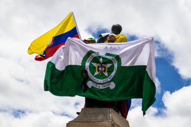 Bogotta, Kolombiya - 26 Eylül 2022. Gustavo Petro hükümetine karşı Bogota Kolombiya 'da La Marcha de la mayor adlı barışçıl protesto yürüyüşleri. Yeni Kolombiya hükümetinin yasa reformlarına karşı yürüdü.