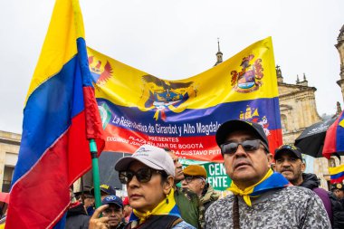 Bogotta, Kolombiya, 19 Temmuz 2023. Gustavo Petro hükümetine karşı Bogota Kolombiya 'daki aktif askeri ve polis kuvvetleri mensuplarının barışçıl protestosu.