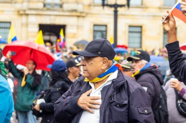 Bogotta, Kolombiya, 19 Temmuz 2023. Gustavo Petro hükümetine karşı Bogota Kolombiya 'daki aktif askeri ve polis kuvvetleri mensuplarının barışçıl protestosu.