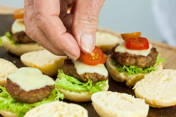 Schritt Für Schritt Zubereitung Von Mini Burgern Hausgemachte Mini Burger — Stockfoto