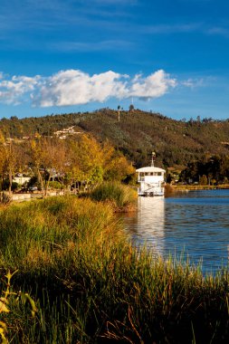 Sochagota yapay gölü 1956 yılında, Kolombiya 'nın kuzeydoğusundaki Boyaca bölgesinde Paipa belediyesine turizm potansiyeli sağlamak için inşa edilmiştir..