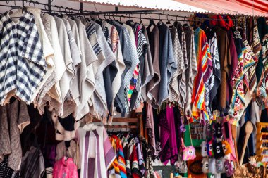 Kolombiya 'nın Boyaca bölgesindeki güzel küçük Nobsa kasabasında geleneksel el yapımı yakutlar.