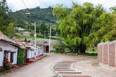 Kolombiya 'nın Boyaca Bölümü' nde bulunan Iza adlı küçük bir koloninin sokaklarının güzel mimarisi.