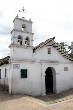 San Miguel del Principe 'nin ünlü Chorro de Quevedo inzivası, Gonzalo Jimenez de Quesada' nın 1539 yılında Bogota 'nın temellerini attığı yer..
