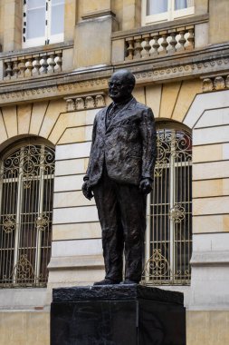 Bogota, Kolombiya - 19 Ekim 2023. Bogota 'daki eski Kolombiya Başkanı Carlos Lleras Restrepo' nun Anıtı.