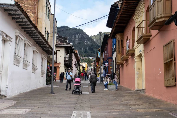 Bogota Kolumbien Juli 2023 Schöne Koloniale Straßen Des Stadtviertels Candelaria lizenzfreie Stockfotos