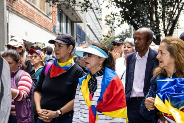 Bogota, Kolombiya - 14 Kasım 2023. Bogota 'da Gustavo Petro Hükümeti' nin önerdiği Sağlık Bakanlığının önündeki halk protestosu..