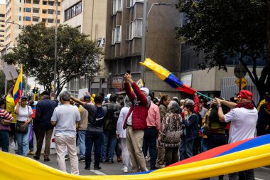 Bogota, Kolombiya - 14 Kasım 2023. Bogota 'da Gustavo Petro Hükümeti' nin önerdiği Sağlık Bakanlığının önündeki halk protestosu..