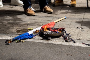 Bogota, Kolombiya - 14 Kasım 2023. Bogota 'da Gustavo Petro Hükümeti' nin önerdiği Sağlık Bakanlığının önündeki halk protestosu..