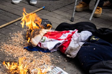 Bogota, Kolombiya - 14 Kasım 2023. Bogota 'da Gustavo Petro Hükümeti' nin önerdiği Sağlık Bakanlığının önündeki halk protestosu..