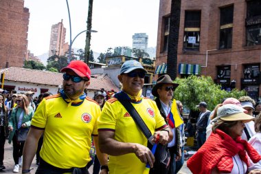 Bogotta, Kolombiya - 6 Mart 2024. March, Gustavo Petro 'nun itham edilmesini istiyor. Bogota Kolombiya 'da hükümet yasa reformlarına karşı barışçıl protesto yürüyüşü.