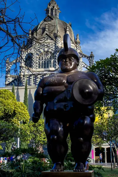 Medellin Colômbia Janeiro 2024 Soldado Romano Esculturas Bronze Famoso Artista Fotos De Bancos De Imagens