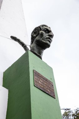 GUADUAS, COLOMBIA - 12 Ocak 2024: Comuneros Devrim Anıtı lideri Jose Antonio Galan 'ın 1782' de kafesinin kafesinin kafesi ile birlikte geldiği Guaduas 'taki Heritage Town' da.
