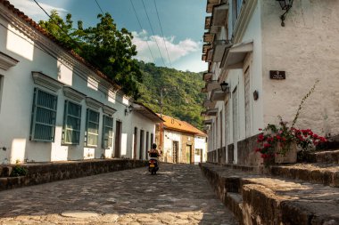 Honda 'nın güzel antik caddeleri Kolombiya' nın Tolima bölgesinde yer alır.
