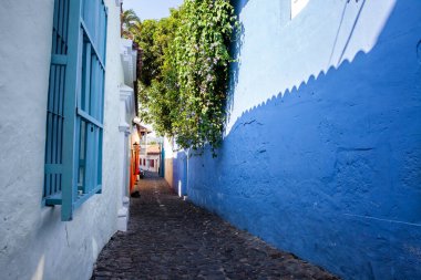 Kolombiya 'nın Tolima Bölümü' ndeki tarihi Honda kasabasının tarihi merkezinde bulunan meşhur tarihi tuzaklar sokağı.