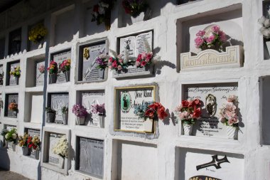 SALAMINA, COLOMBIA - 14 HAZİRAN 2024: Kolombiya 'nın Caldas departmanındaki güzel miras kasabası Salamina' nın tarihi mezarlığı