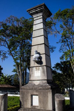 SALAMINA, COLOMBIA - 14 HAZİRAN 2024: Kolombiya 'nın Caldas departmanındaki güzel miras kasabası Salamina' nın tarihi mezarlığındaki Rahibe Jose Joaquin Barco Anıtı.