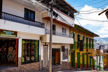 AGUADAS, COLOMBIA - 15 HAZİRAN 2024: Kolombiya 'nın Caldas bölgesinde yer alan Aguadas' ın güzel sokakları.