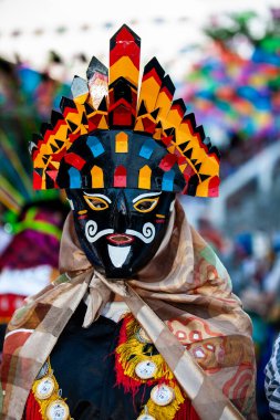 San Martin Chalchicuautla, San Luis Potosi, Meksika 1 Kasım 2024: San Luis Potosi eyaletinin San Martin Chalchicuautla kasabasında Xantolo geleneksel kutlaması. Kadın Geçit Törenleri Günü.