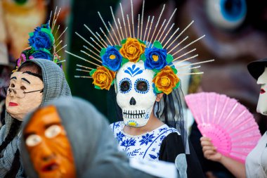 San Martin Chalchicuautla, San Luis Potosi, Meksika 1 Kasım 2024: San Luis Potosi eyaletinin San Martin Chalchicuautla kasabasında Xantolo geleneksel kutlaması. Kadın Geçit Törenleri Günü.