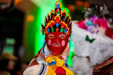 San Martin Chalchicuautla, San Luis Potosi, Meksika 1 Kasım 2024: San Luis Potosi eyaletinin San Martin Chalchicuautla kasabasında Xantolo geleneksel kutlaması. Kadın Geçit Törenleri Günü.