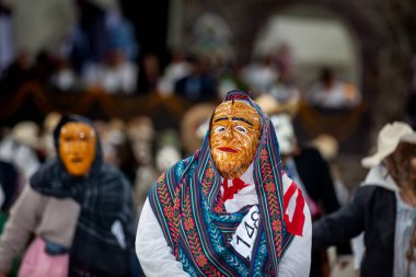 San Martin Chalchicuautla, San Luis Potosi, Meksika 1 Kasım 2024: San Luis Potosi eyaletinin San Martin Chalchicuautla kasabasında Xantolo geleneksel kutlaması. Kadın Geçit Törenleri Günü.