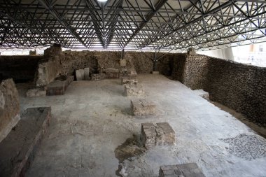 Mexico City, Meksika 12 Kasım 2024: Mexico City 'deki Templo Mayor kazı alanındaki kartalların evi.
