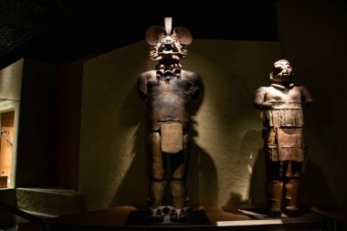 Mexico City, Meksika 12 Kasım 2024: Yarasa tanrısı ve tanrı Xipe Totec 'in seramik heykelleri Chalco belediyesinde bulundu. Templo Belediye Başkanı Müzesi.