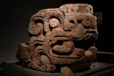 Mexico City, Meksika 12 Kasım 2024: Mexico City Templo Belediye Başkanı Müzesi 'nde büyük taş heykel.