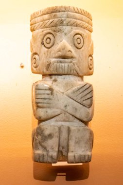 Mexico City, Meksika 12 Kasım 2024: Mexico City Templo Mayor Museum 'da antropomorfik figürler sergilendi.