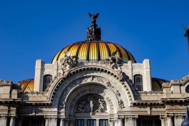 Mexico City, Mexico - 24 Ekim 2024: Mexico City Güzel Sanatlar Sarayı.