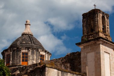 San Bernardino de Siena eski manastırının tapınağı 1592 'de Fransisken Francisco de Torantos tarafından San Francisco reşit olmayanların emriyle inşa edildi..