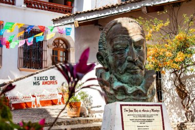 Taxco, Meksika - 18 Kasım 2024: Şair ve oyun yazarı Juan Ruiz de Alarcon Büyülü Taxco Kasabası 'nda baskın düzenledi.